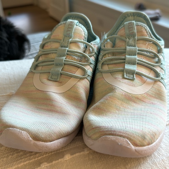 Girls runners - Picture 1 of 3